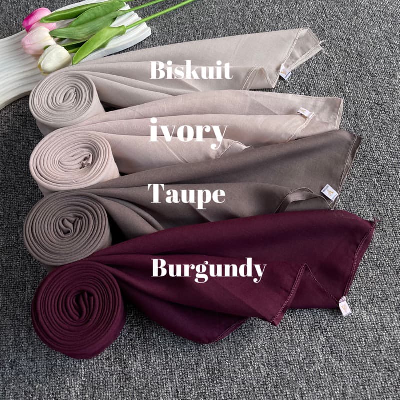 Hijab Segi Empat Paris Jadul Varisha